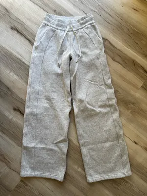 Lululemon Scuba Wide-Leg Sweatpants thumbnail 1