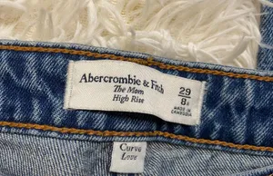 Abercrombie high rise mom jeans thumbnail 5