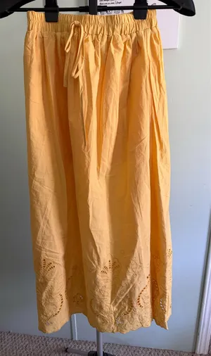 Moon River Women’s Yellow Eyelet Maxi Skirt Size XS thumbnail 1