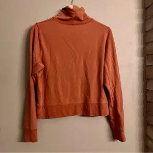 ATHLETA Nirvana Cropped‎ Turtleneck thumbnail 4
