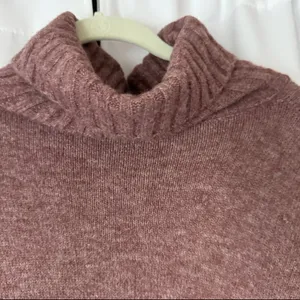Dark Mauve Pink Oversized Chunky Neutral Turtleneck Sweater Size L thumbnail 4