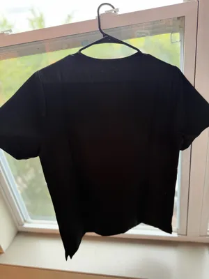 FIGS Top Three-Pocket Black  thumbnail 2