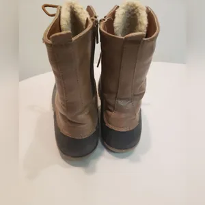 Yuu Duck Boots Size 9M thumbnail 3