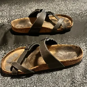 Womens sz8 Birkenstock Mayari criss-cross straps Sandals- Brown/Black thumbnail 5