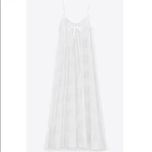Zara Textured White Maxi Dress(Size Medium) thumbnail 2