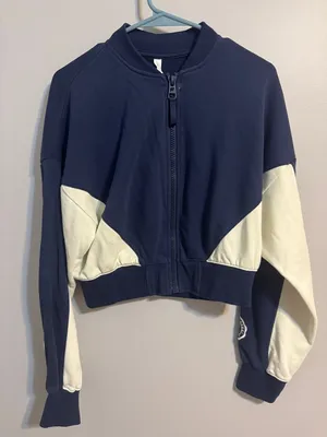 Fabletics Navy and Cream Colorblock Zip-Up Crop Yoga Workout jacket Women's S thumbnail 1