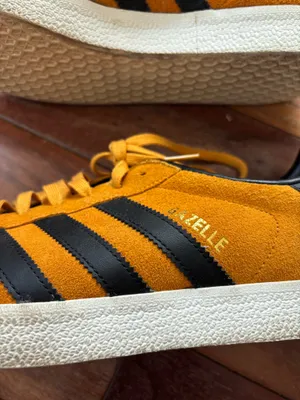 adidas gazelle men’s sneakers thumbnail 2