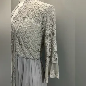BKE Boutique Chiffon Lace overlay Flyaway Cardigan. Size XSmall Glacier … thumbnail 4