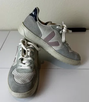 Veja V-10 Suede Sneakers‎ Womens Size 5 Gray Pink Low Top Tennis Shoes thumbnail 1