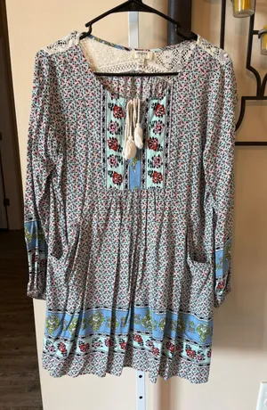 Umgee Boho Floral Crochet Lace Tunic Dress Long Sleeve Tassel Pockets Size M thumbnail 1
