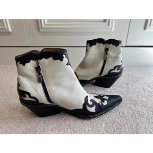Donald J Pliner Western Ankle Boots Black & Ivory Leather Cowgirl Rodeo Designer thumbnail 4