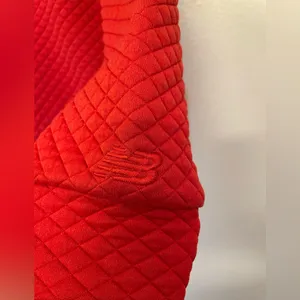 New Balance Women's Quilted Red Heat Cropped Hoodie Sweater Size‎ L thumbnail 7