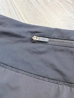 Women's Lululemon Black Speed Shorts 4” inseam size 2 EUC thumbnail 5