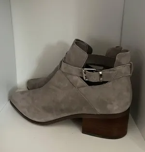 Steve Madden Defiant Gray Suede Ankle Booties thumbnail 3