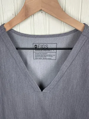 FIGS Women's Casma Three-Pocket Scrub Top V-neck Size Large Graphite Grey thumbnail 5