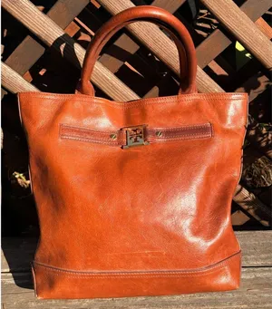 Tory Burch Amanda Classic Tote Tan Pebbled Leather Gold Logo Shoulder Bag thumbnail 1