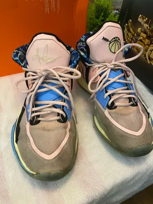 Nike Kyrie Infinity EP Valentine's Day - Men’s Size 11.5 thumbnail 2
