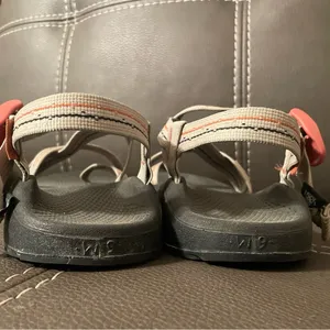Chaco women’s size 9 adjustable sandals. thumbnail 9