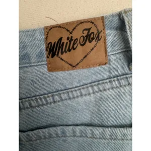White Fox Boutique Light Wash High Waisted Straight Leg Denim Jeans Blue Women M thumbnail 7