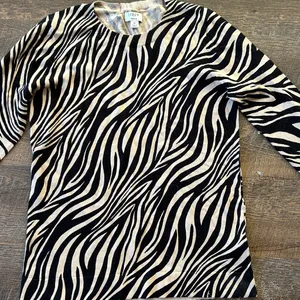 J. Crew Teddie Black Tan Animal Print Zebra Long Sleeve Sweater Top‎ Small thumbnail 2