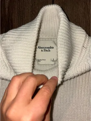 Abercrombie Sleeveless Sweater top thumbnail 2