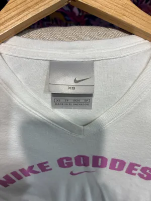 Nike shirt thumbnail 3