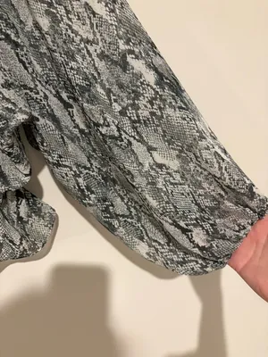 Altar'd State Top Snake Skin Print Sheer Lined Elastic‎ Waist grey medium thumbnail 6