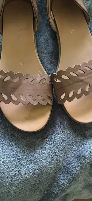 Woman’s Sandals Brown Size 6.5 thumbnail 2