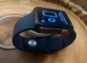 Apple Watch Series 3 38mm GPS + Cellular thumbnail 1