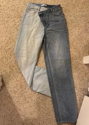 PacSun Two Toned 90s Boyfriend Jeans thumbnail 1