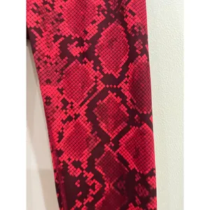 Lululemon Wunder Under Red Snake Print Yoga Gym Athletic Leggings Size 4‎ thumbnail 4