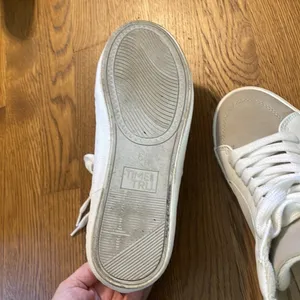 Time and Tru Women White Tan High Top Star Sneakers Side Zip 6.5‎ WMTT40AM036 thumbnail 5