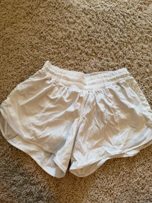 Lululemon Hotty Hot 4" thumbnail 2