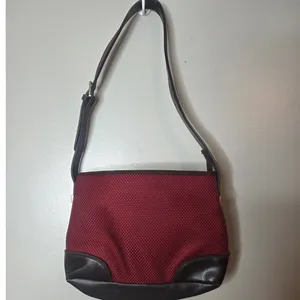 The Sak Red Woven Shoulder Purse NWT New With Tags Casual Handbag Tote Bag thumbnail 2