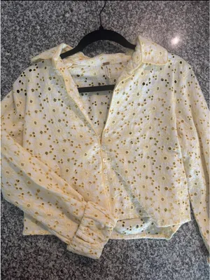 Eyelet crop button top thumbnail 2