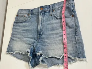 Madewell Distressed The Perfect Jean Short size 32 thumbnail 7