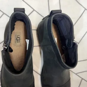 UGG Simmens Waterproof Leather Ankle Boots‎ 9 Black Side Zip Cap Toe 1103832 thumbnail 7