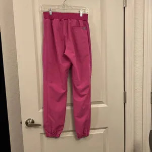 Figs scrub pants, size small ￼ thumbnail 5