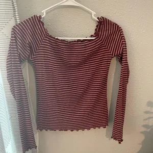Hollister long sleeve thumbnail 1