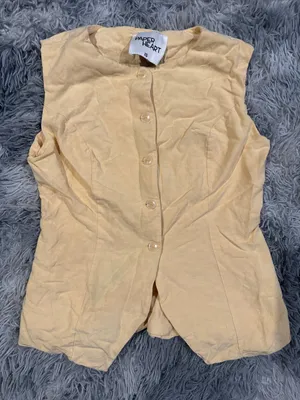 Paper Heart Pale Yellow Sleeveless Button-Down Top thumbnail 1