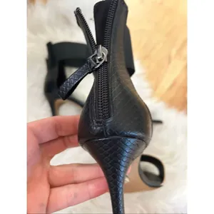 Simply Vera wang heels with straps stretchy size 6.5 black and tan going out thumbnail 7