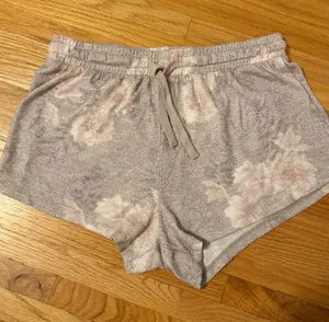 Z Supply SUPER SOFT floral lounge shorts thumbnail 1