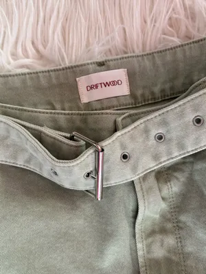 Driftwood Spencer Sage Green Barrel Leg Pants Belted Size 32 High Rise thumbnail 3
