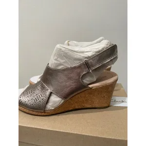 Clarks Lafley Joy Pewter Metallic Leather Wedge Sandals 8.5 M 26145422 NEW‎ thumbnail 5