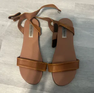 Steve Madden sandals thumbnail 1