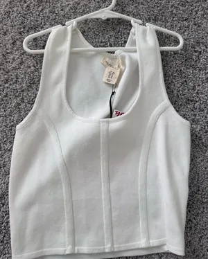 NWT white crop top Size M thumbnail 1