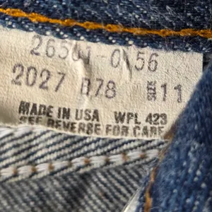 Vintage Levi’s dark wash button fly jeans size 11 26x30 Made In USA thumbnail 7