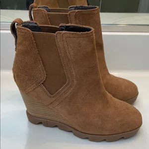 Sorel Women’s Joan Uptown Suede Chelsea Brown Stacked Slip-On Wedge Boots thumbnail 1