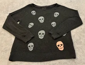 Women’s Live Love & Dream Black Crewneck with Gray and Peach Skull Prints Size M thumbnail 1