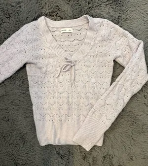 Hollister Sweater thumbnail 1